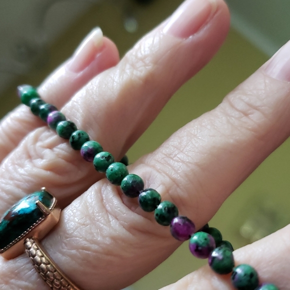 Lethargic?Ruby Zoisite bracelet - Picture 5 of 6